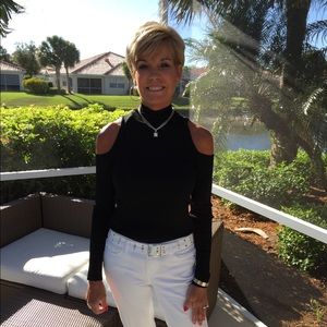 Meet your Posher, Holly